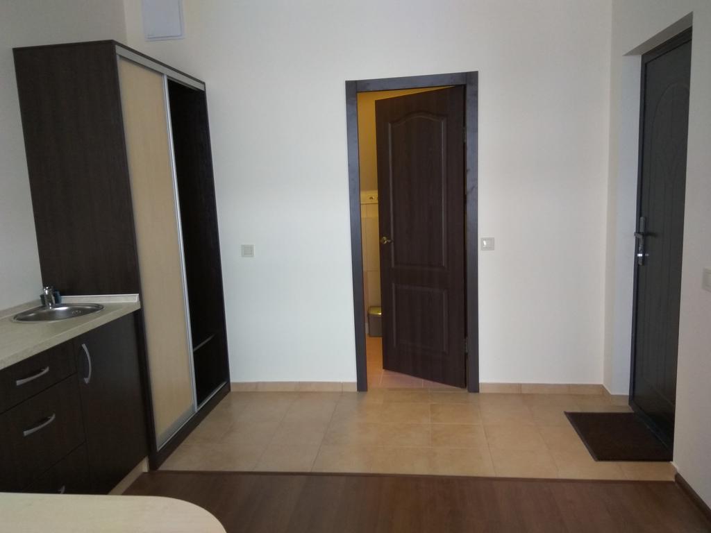 S&M Apartments - Zarichna Kiev Luaran gambar