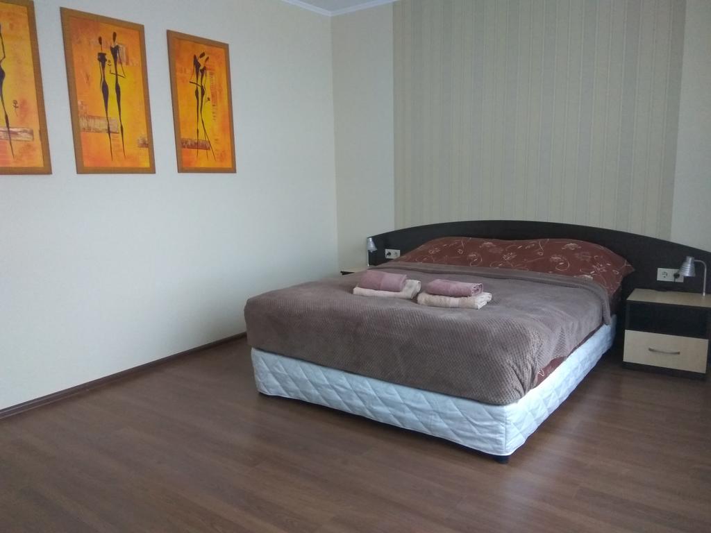 S&M Apartments - Zarichna Kiev Luaran gambar